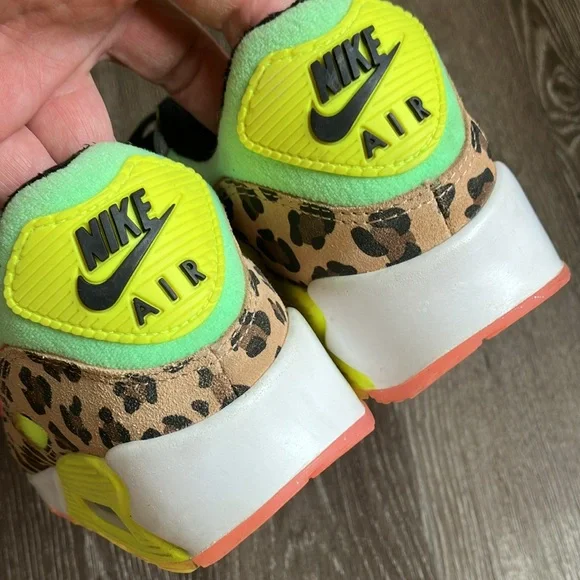 Nike - Picture 12 of 17